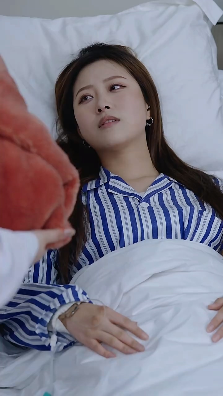 叶少的假面毒妻 第01集