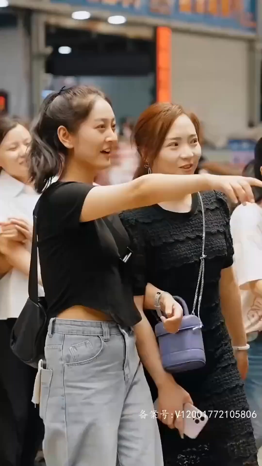 离婚后，我被三个大佬哥哥宠上天 HD中字(大结局)