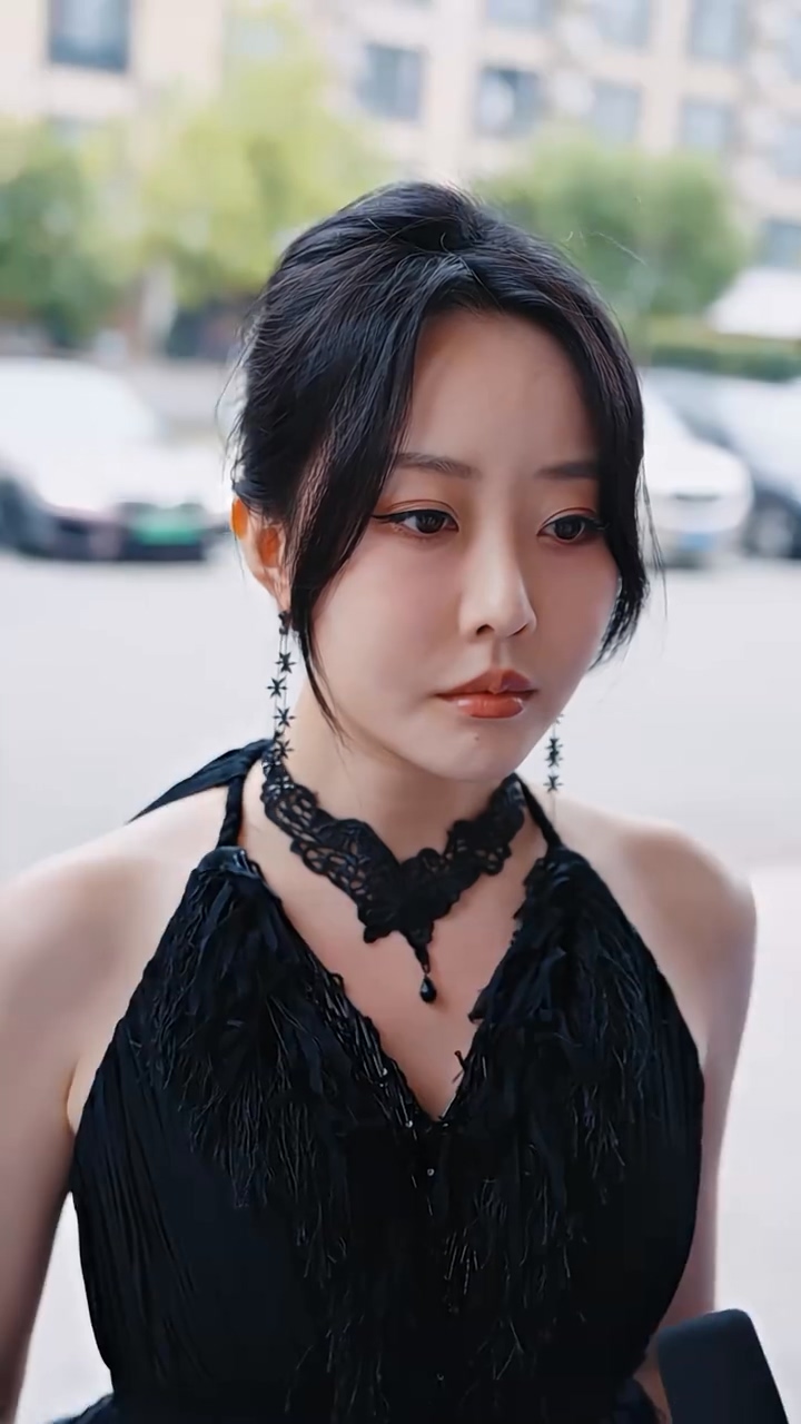 退婚后，女战神后悔哭了 第01集