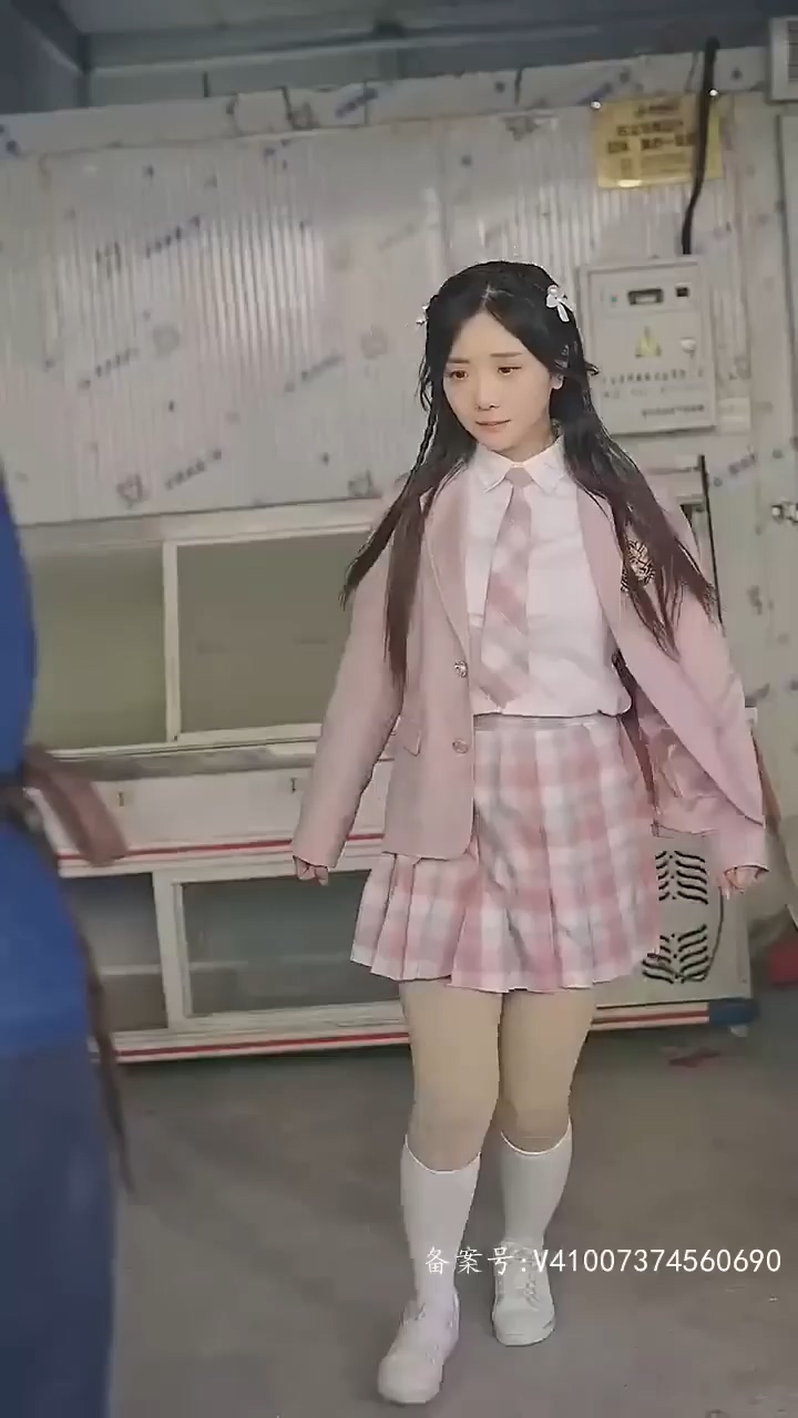 退隐三年他们都求我重操旧业 第01集(大结局)